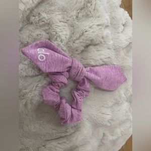 Alosoft Rhythm Scrunchie - like new- color sold out